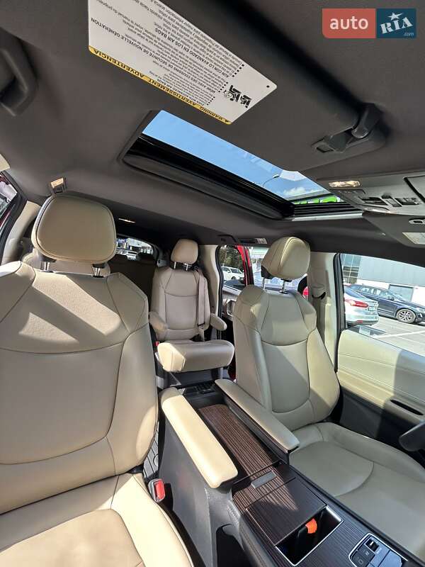 Мінівен Toyota Sienna 2021 в Києві фото 3 Мінівен Toyota Sienna 2021 в Києві