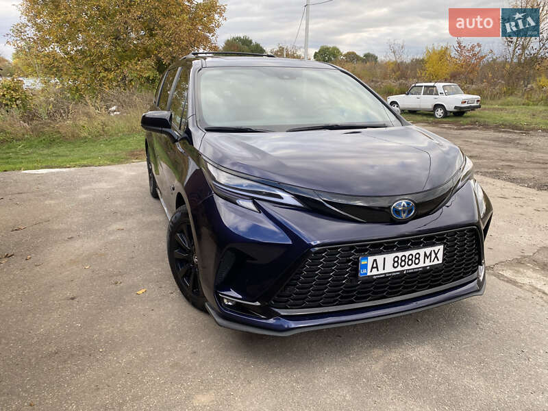 Минивэн Toyota Sienna 2022 в Киеве