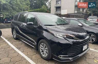 Мінівен Toyota Sienna 2021 в Вінниці