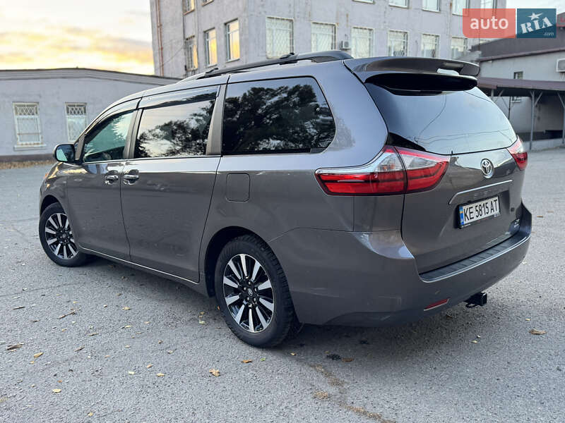 Мінівен Toyota Sienna 2016 в Дніпрі фото 6 Мінівен Toyota Sienna 2016 в Дніпрі