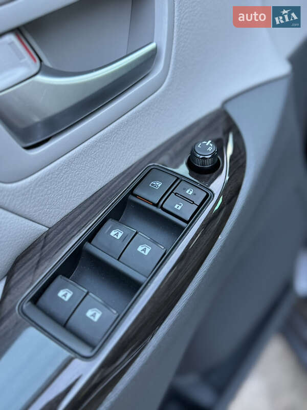 Мінівен Toyota Sienna 2016 в Дніпрі фото 14 Мінівен Toyota Sienna 2016 в Дніпрі