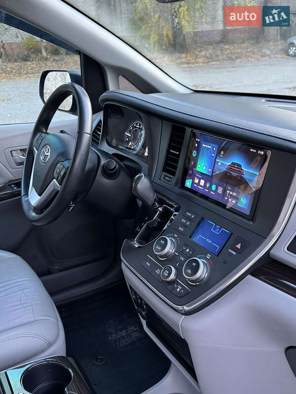 Мінівен Toyota Sienna 2016 в Дніпрі фото 27 Мінівен Toyota Sienna 2016 в Дніпрі