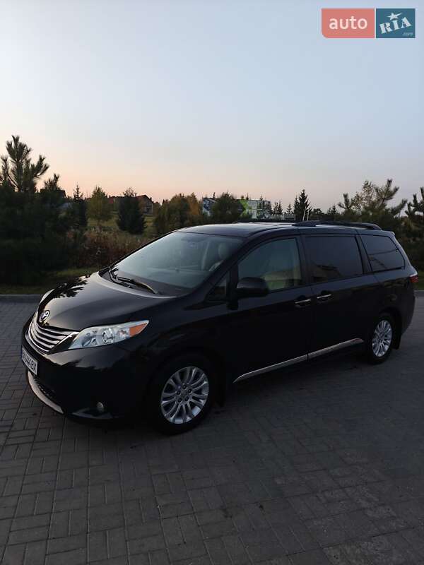 Минивэн Toyota Sienna 2016 в Хмельницком фото 5 Минивэн Toyota Sienna 2016 в Хмельницком
