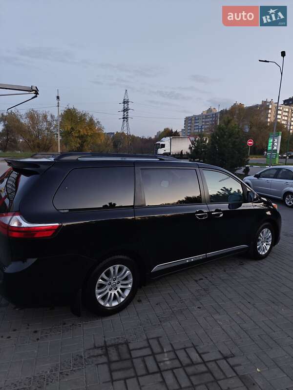 Минивэн Toyota Sienna 2016 в Хмельницком фото 9 Минивэн Toyota Sienna 2016 в Хмельницком