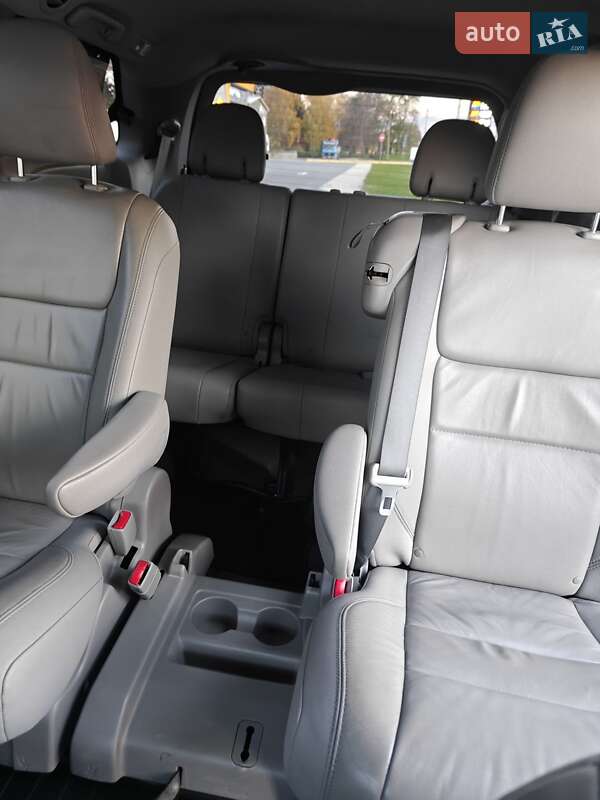 Минивэн Toyota Sienna 2016 в Хмельницком фото 19 Минивэн Toyota Sienna 2016 в Хмельницком