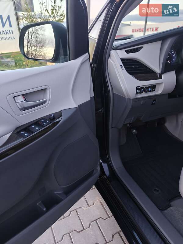 Минивэн Toyota Sienna 2016 в Хмельницком фото 24 Минивэн Toyota Sienna 2016 в Хмельницком