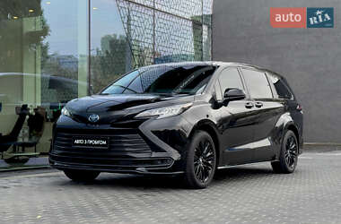 Мінівен Toyota Sienna 2022 в Одесі