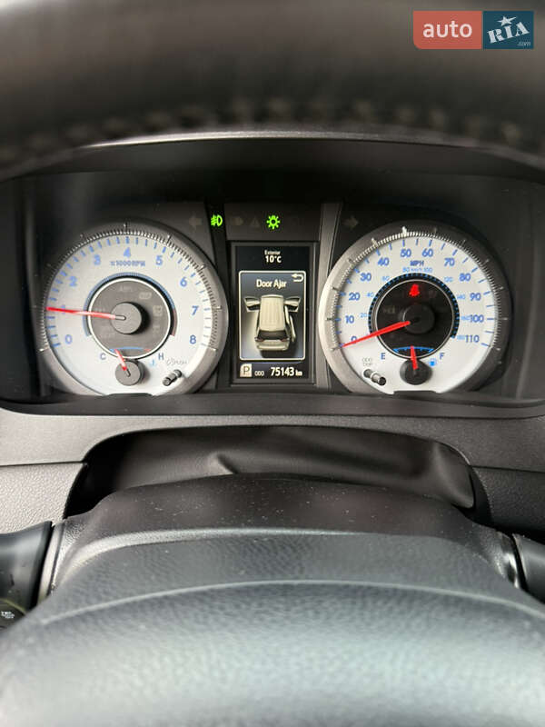 Минивэн Toyota Sienna 2017 в Луцке