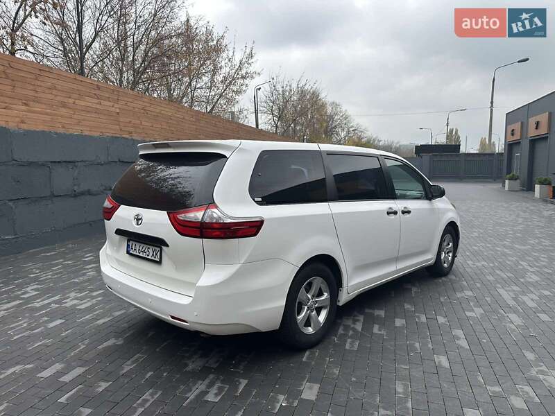 Мінівен Toyota Sienna 2016 в Києві фото 3 Мінівен Toyota Sienna 2016 в Києві