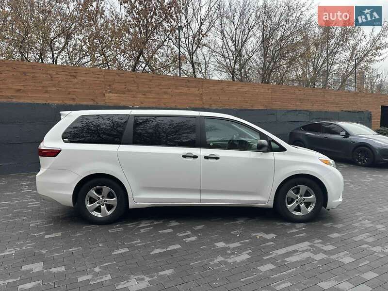 Мінівен Toyota Sienna 2016 в Києві фото 4 Мінівен Toyota Sienna 2016 в Києві