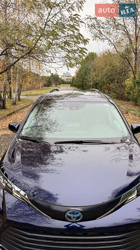 Минивэн Toyota Sienna 2024 в Ровно