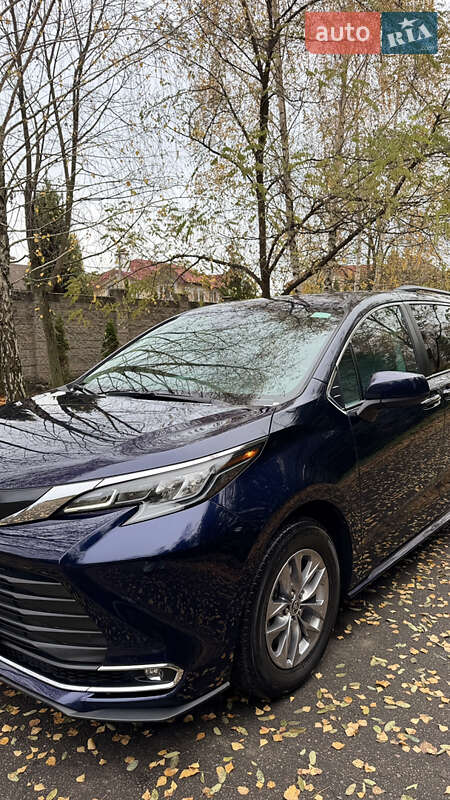Минивэн Toyota Sienna 2024 в Ровно