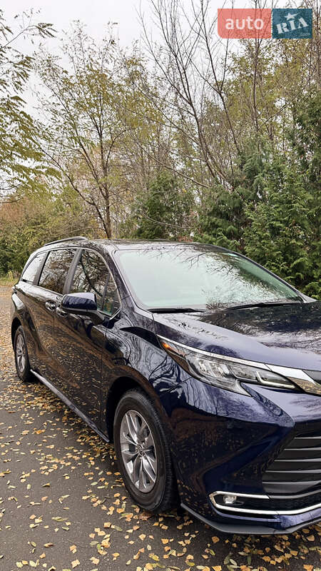 Минивэн Toyota Sienna 2024 в Ровно