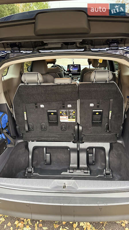 Минивэн Toyota Sienna 2024 в Ровно
