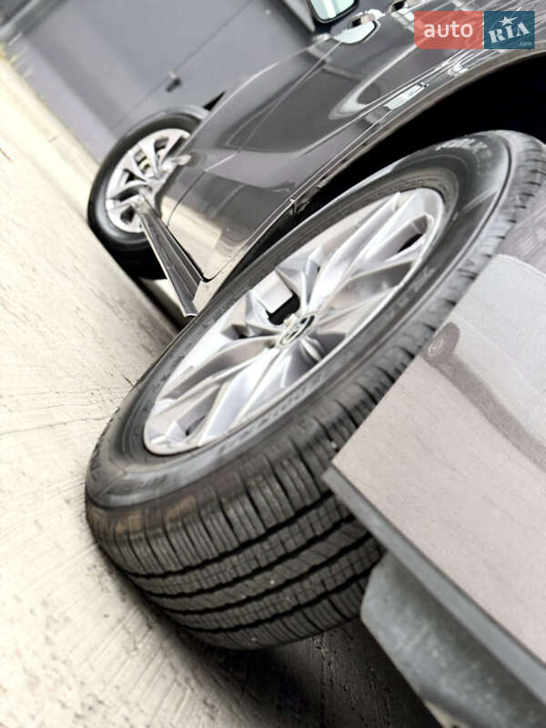 Минивэн Toyota Sienna 2021 в Киеве