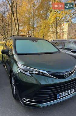 Мінівен Toyota Sienna 2021 в Тернополі