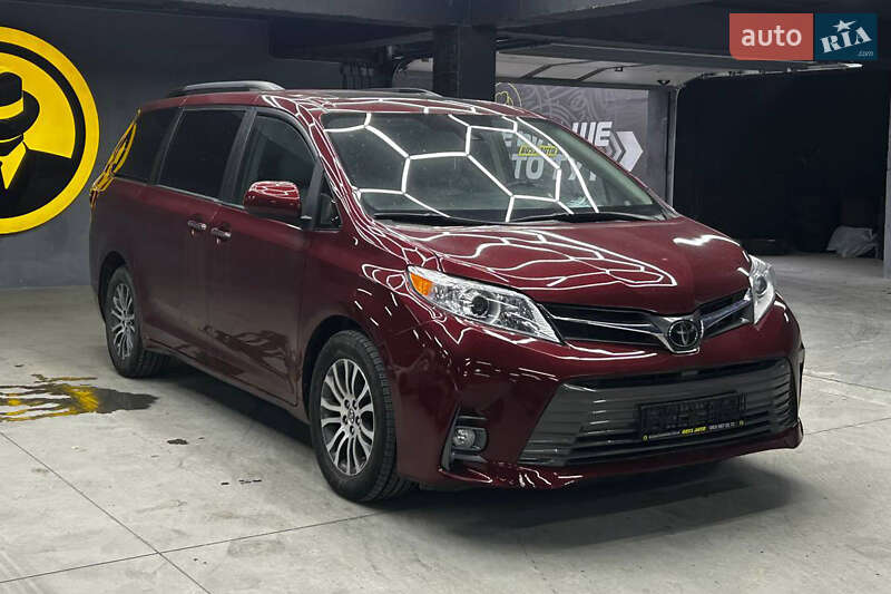 Toyota Sienna 2018