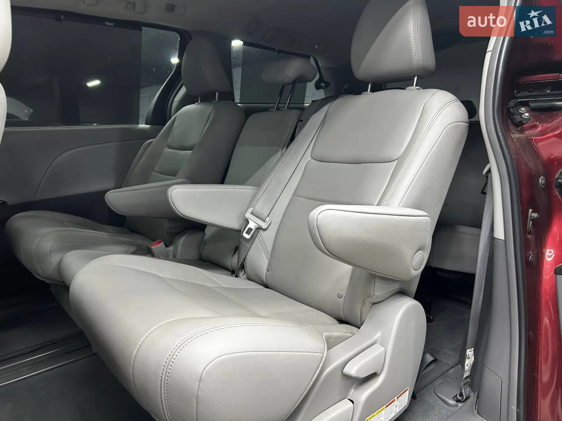 2018 Toyota Sienna - мініатюра 12