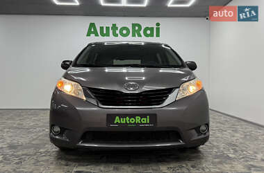 Мінівен Toyota Sienna 2015 в Одесі