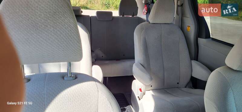 Мінівен Toyota Sienna 2013 в Тернополі