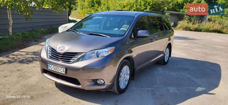 Мінівен Toyota Sienna 2013 в Тернополі