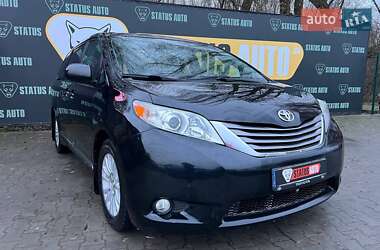 Минивэн Toyota Sienna 2016 в Хмельницком