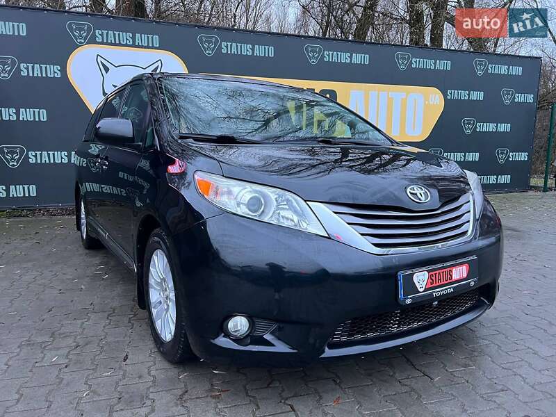 Toyota Sienna 2016