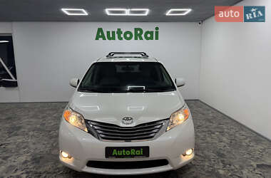 Мінівен Toyota Sienna 2017 в Одесі