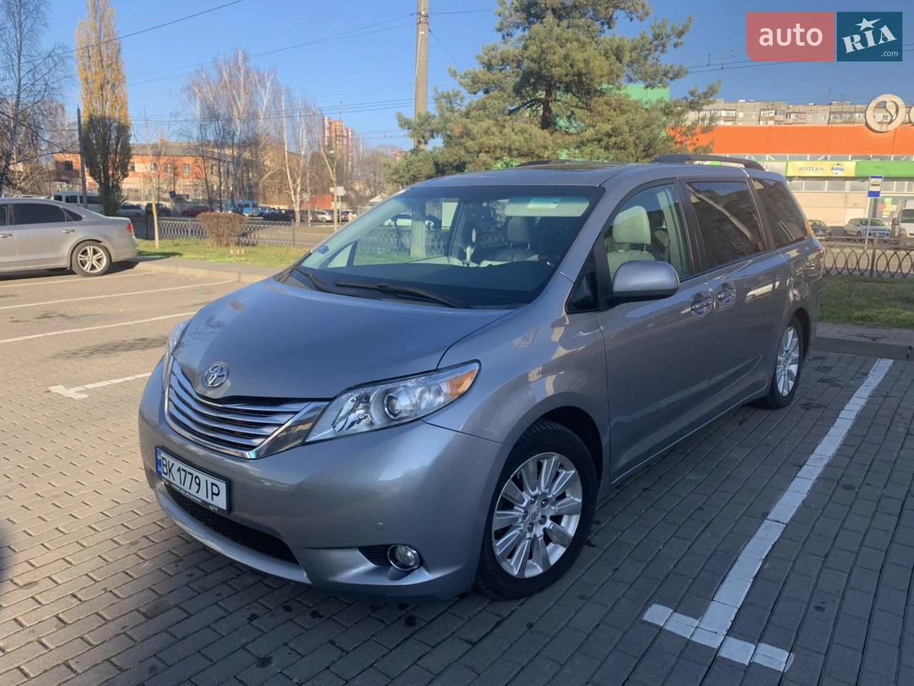 2010 Toyota Sienna - мініатюра 28