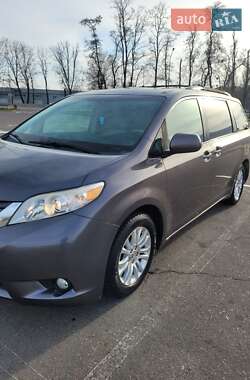 Мінівен Toyota Sienna 2014 в Києві