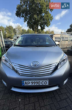 Минивэн Toyota Sienna 2014 в Запорожье