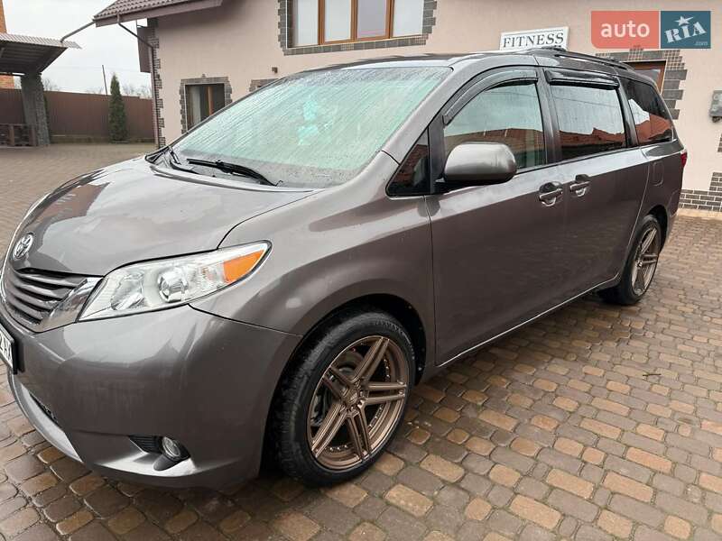 Минивэн Toyota Sienna 2015 в Черновцах фото 8 Минивэн Toyota Sienna 2015 в Черновцах
