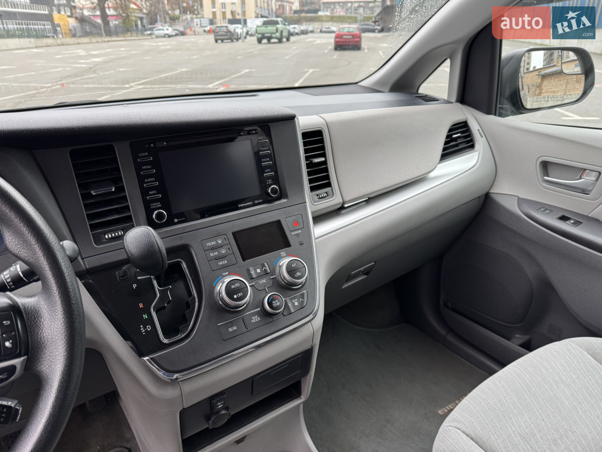 2017 Toyota Sienna - мініатюра 17