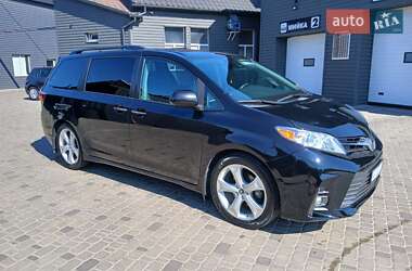 Минивэн Toyota Sienna 2018 в Белой Церкви