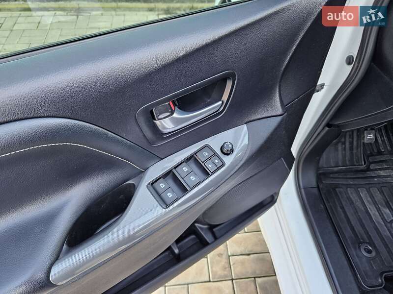 Мінівен Toyota Sienna 2016 в Одесі