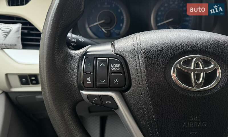 Мінівен Toyota Sienna 2019 в Одесі