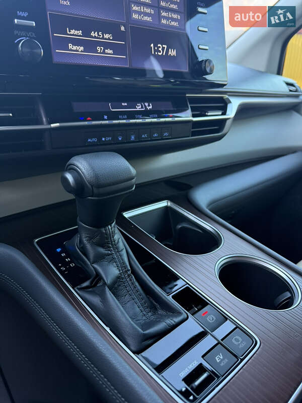 Мінівен Toyota Sienna 2020 в Хмельницькому