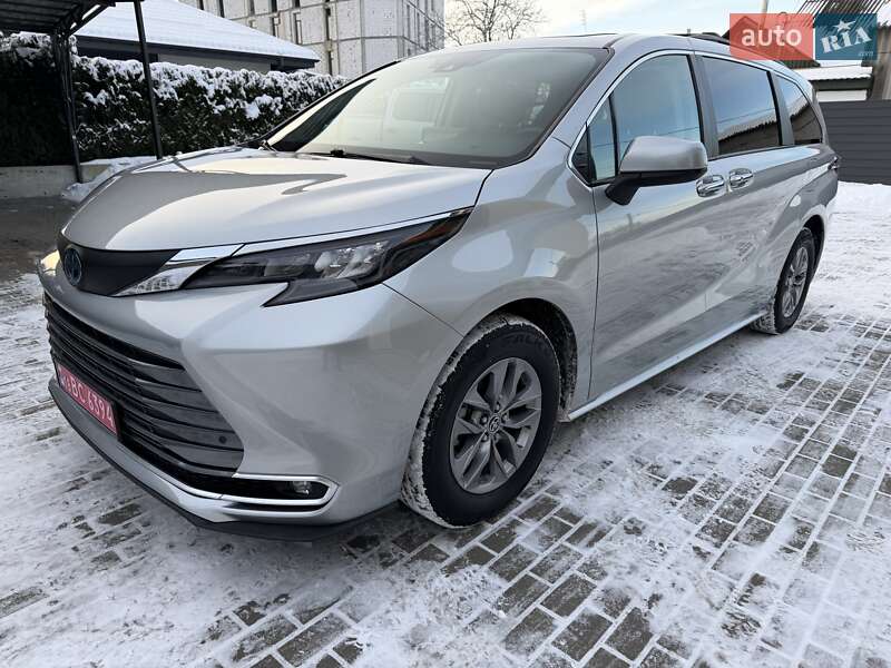 Мінівен Toyota Sienna 2022 в Білій Церкві