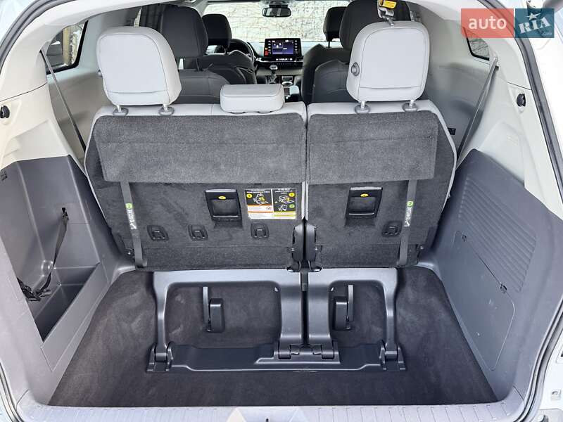 Мінівен Toyota Sienna 2022 в Білій Церкві
