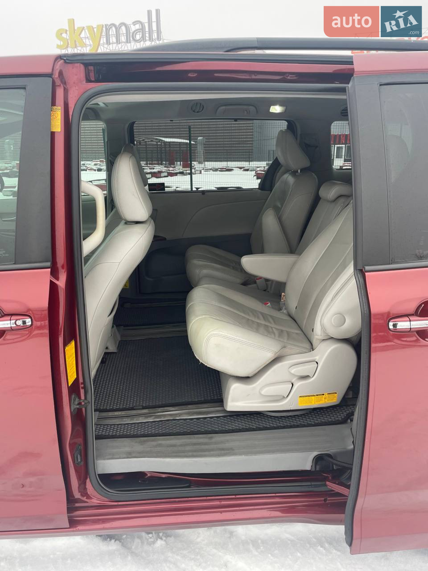 2014 Toyota Sienna - мініатюра 16