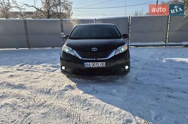 Минивэн Toyota Sienna 2012 в Киеве