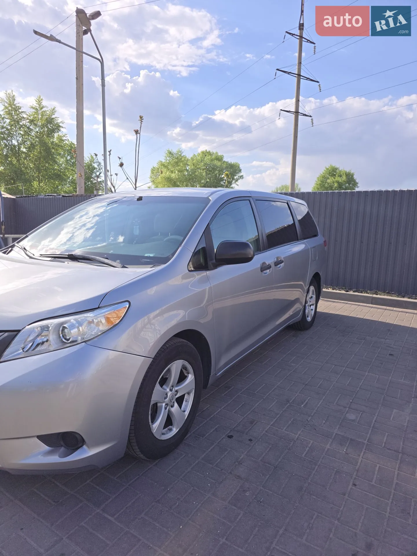 2010 Toyota Sienna - мініатюра 7