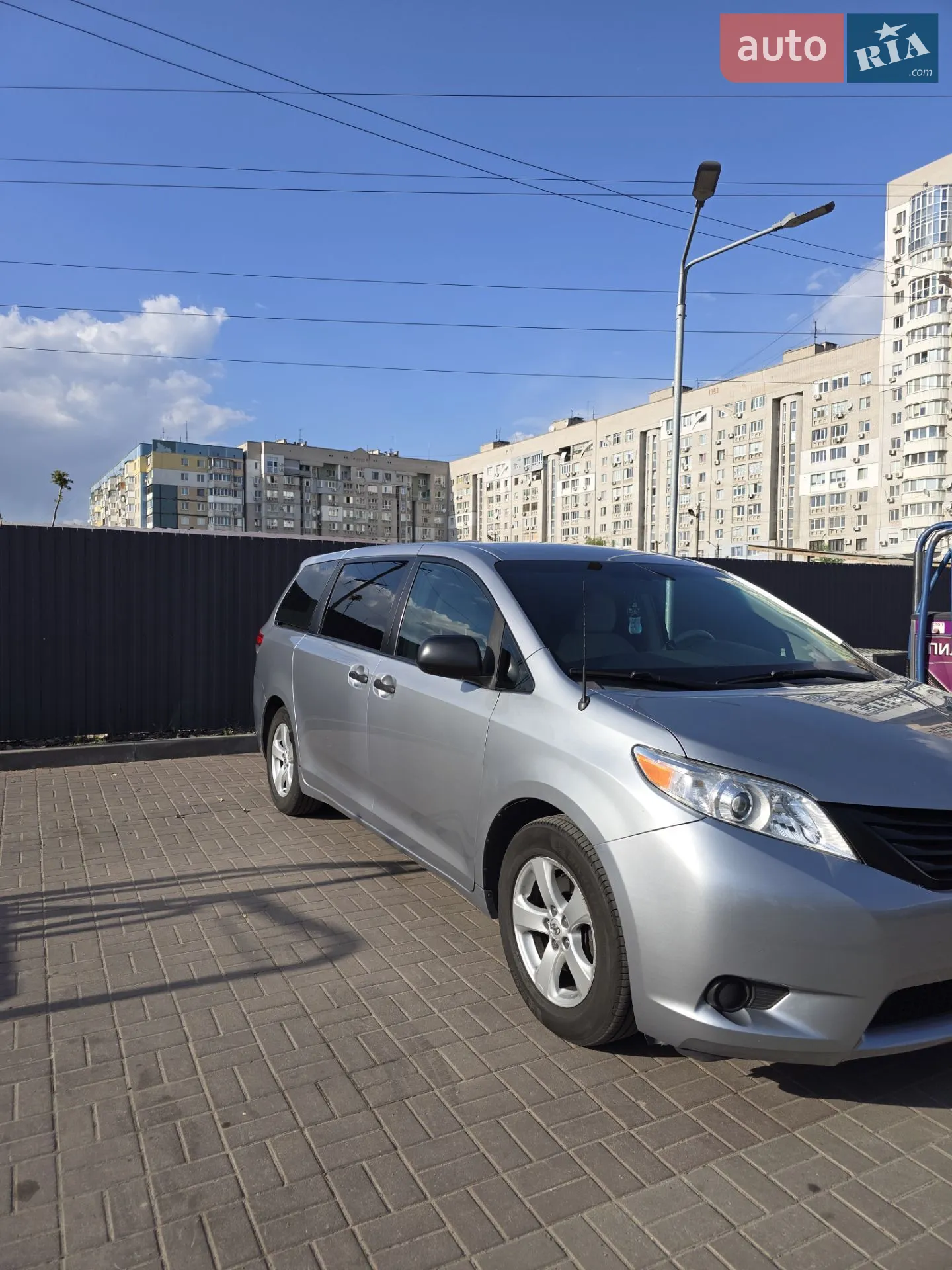 2010 Toyota Sienna - мініатюра 4