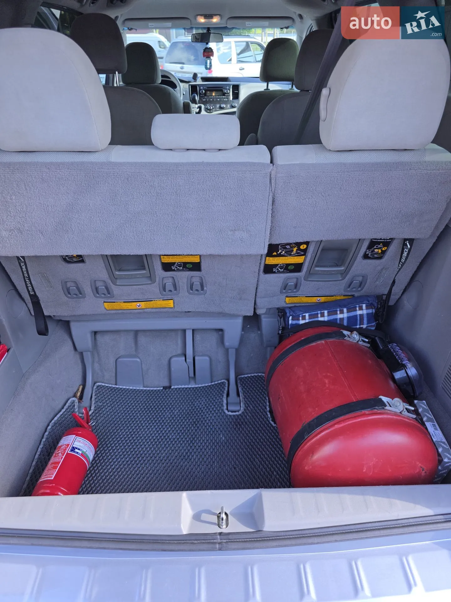 2010 Toyota Sienna - мініатюра 10