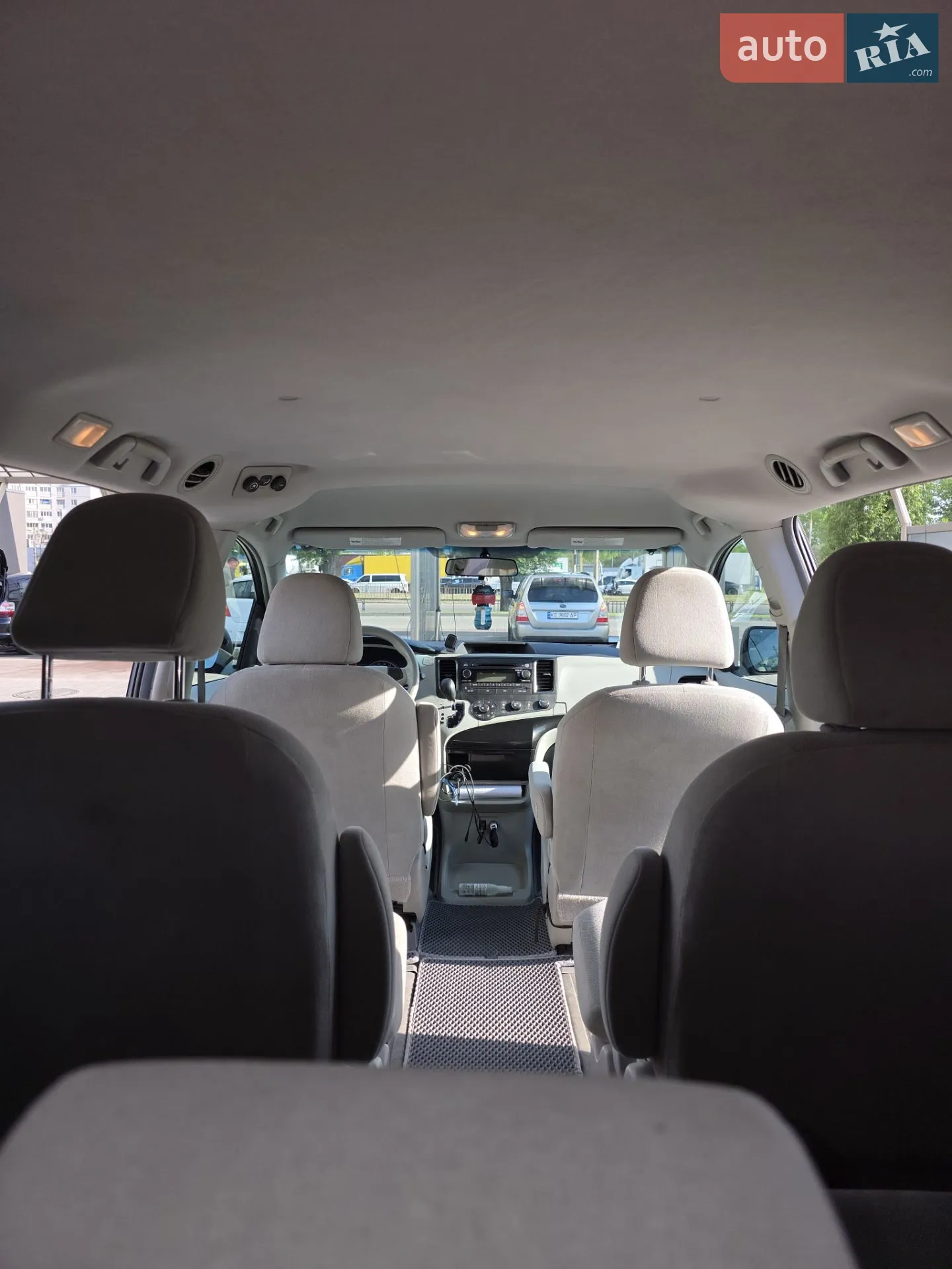 2010 Toyota Sienna - мініатюра 14