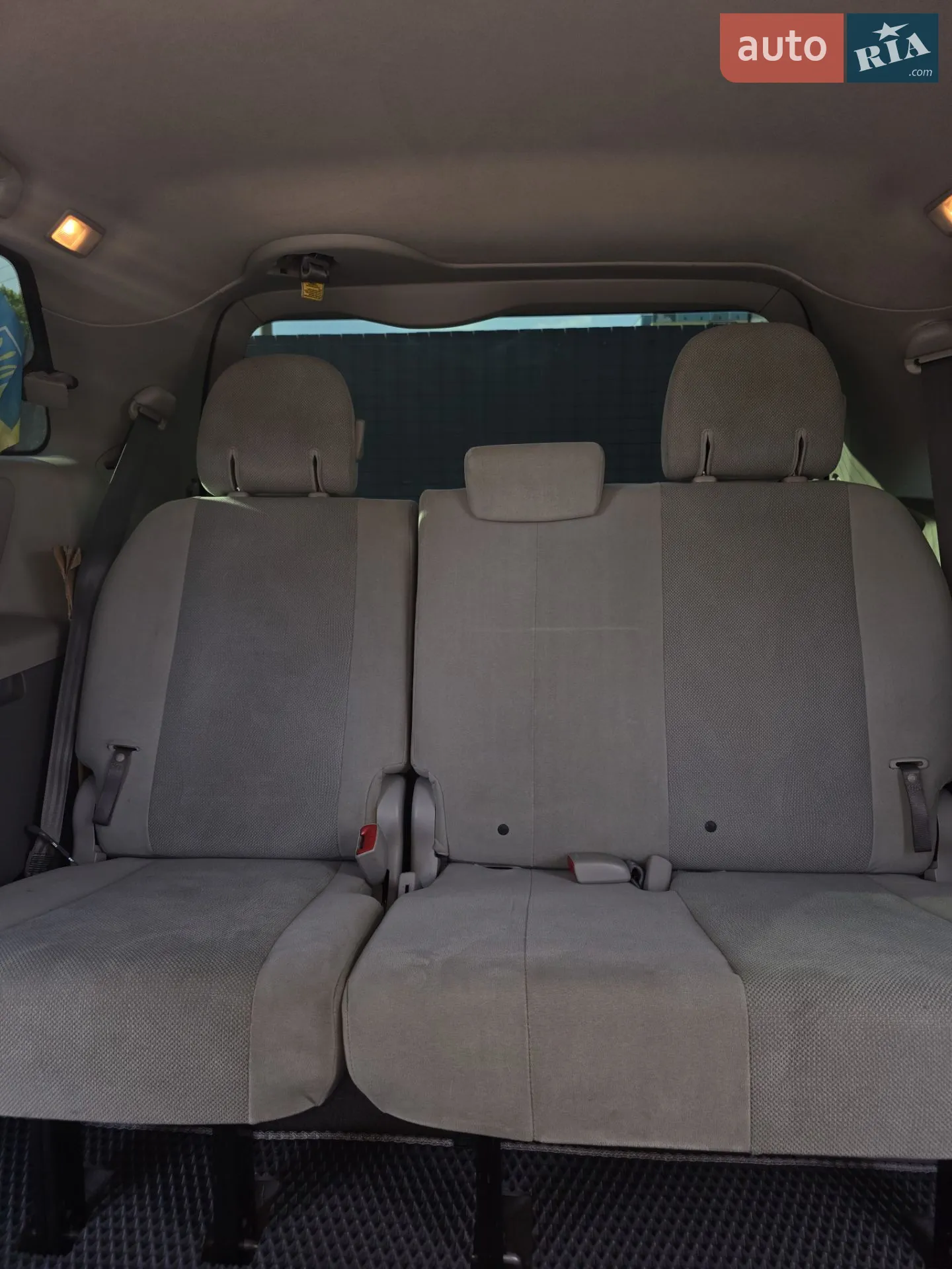 2010 Toyota Sienna - мініатюра 15