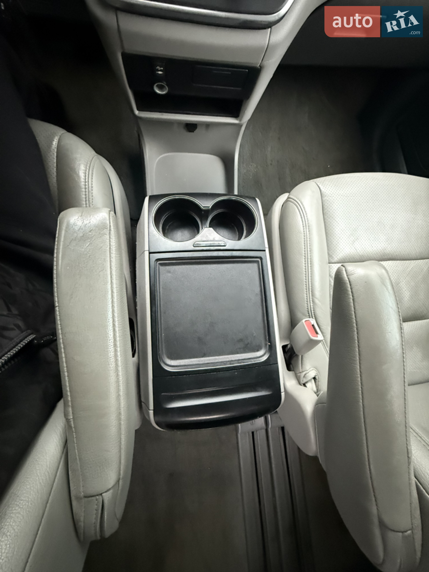 2016 Toyota Sienna - мініатюра 17