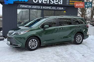 Минивэн Toyota Sienna 2020 в Хмельницком