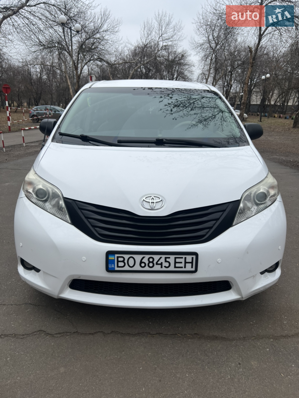 2010 Toyota Sienna - мініатюра 23