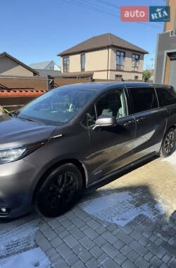 Минивэн Toyota Sienna 2021 в Одессе
